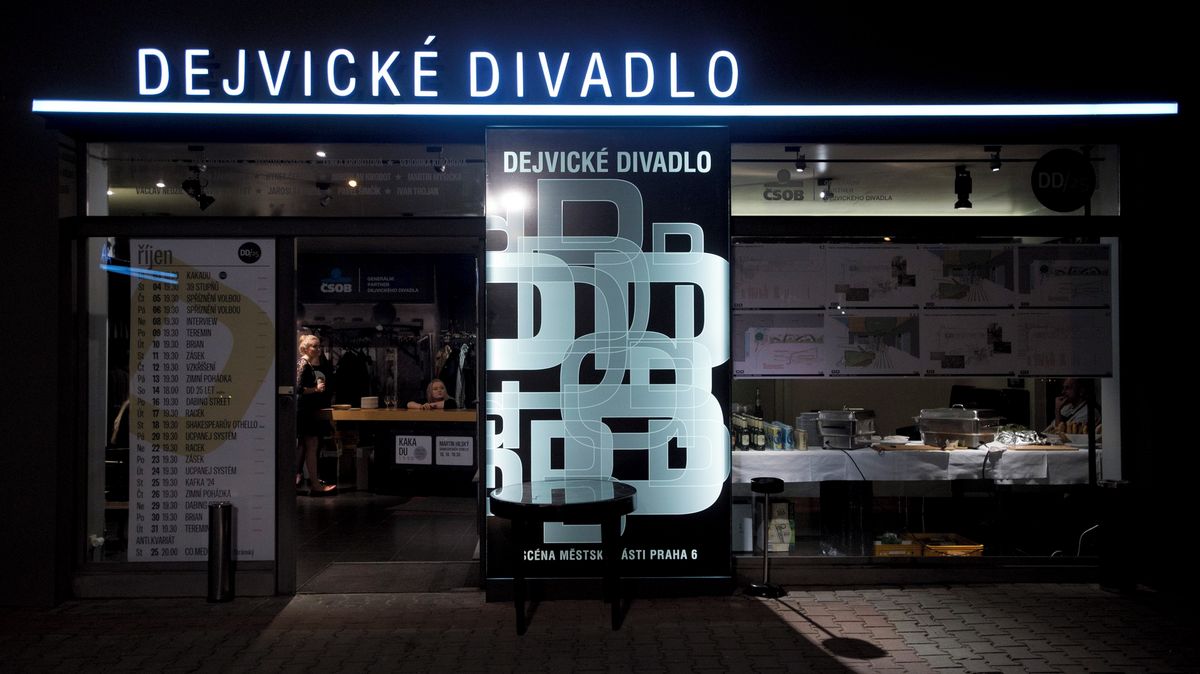 Dovnitř se vejde víc lidí. Dejvické divadlo se vrátí na Prahu 6