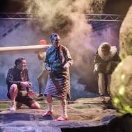 Jaroslav Blažek jako Řehoř, Barbora Kubátová coby Romana a Teodor Dlugoš.