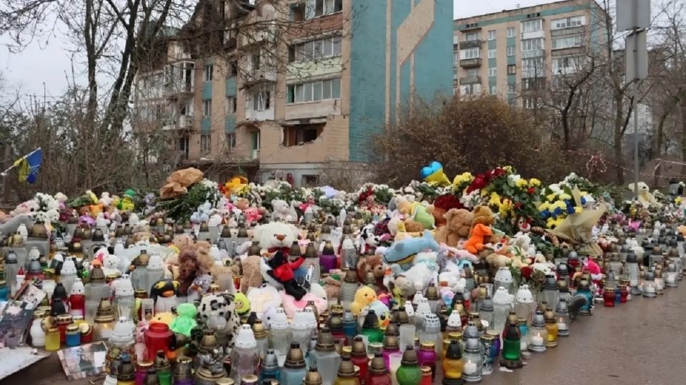 Na bolavém místě Ukrajiny. Tady zoufalé mámy vytahovaly děti ze sutin