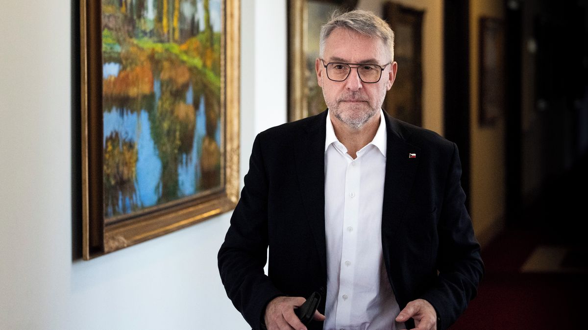 Metnar: Pošta měla loni ztrátu přes miliardu korun, na ředitele navrhnu Hodula