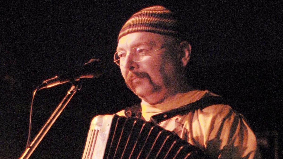 Zemřel písničkář Jim Čert, který za úplatu udával StB. Po letech se omluvil