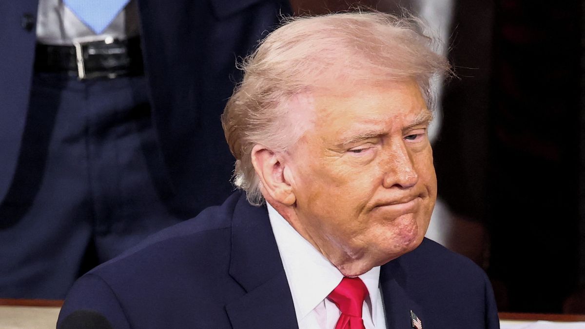 Demokraté prověří, proč ve spisech chybí výpovědi ženy, která obvinila Trumpa