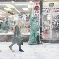 Uzavírka New Yorku pro dopravu bude platit do pondělního poledne (18:00 SELČ).