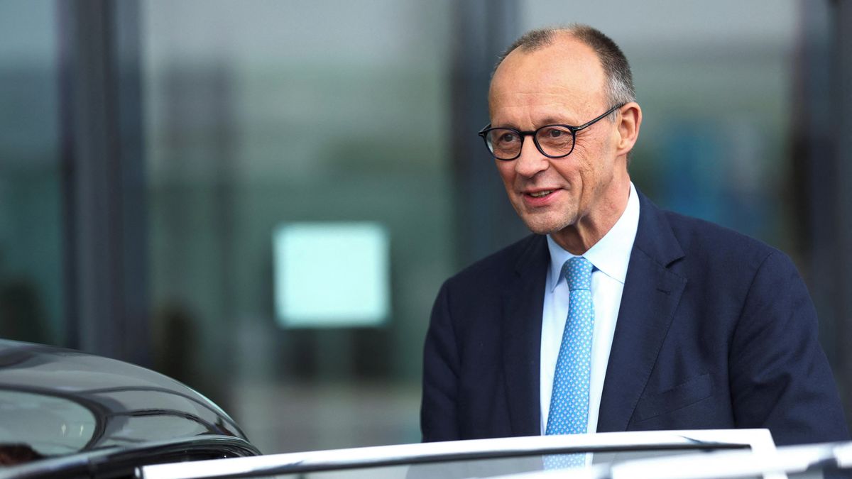 Merzův test autority. Strana je nervózní z Merkelové