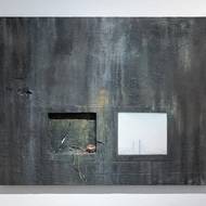 Obraz Inverze (Okénko) od Bedřicha Dlouhého pochází z roku 2008.