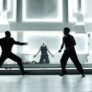 Uprostřed je Radek Lajfr jako Benvolio.