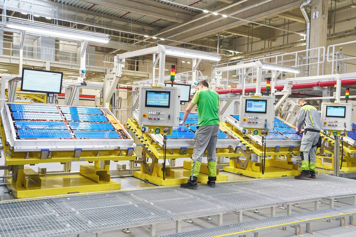 Škoda Auto otevřela v Mladé Boleslavi novou továrnu na bateriové systémy pro vozy celého koncernu Volkswagen.