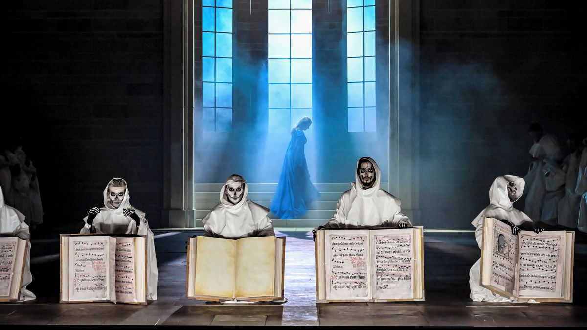 Čertova stěna jako jihočeské tsunami. V Brně hrají Smetanovu poslední operu