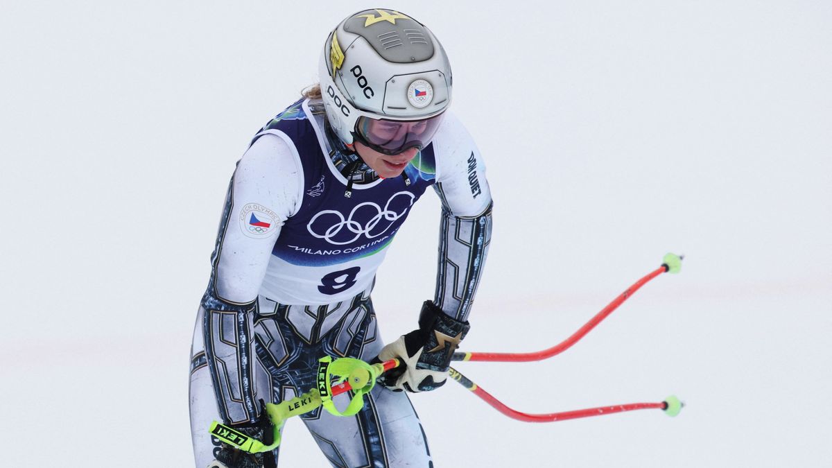 Ledecká při superobřím slalomu spadla. Závod nedokončila