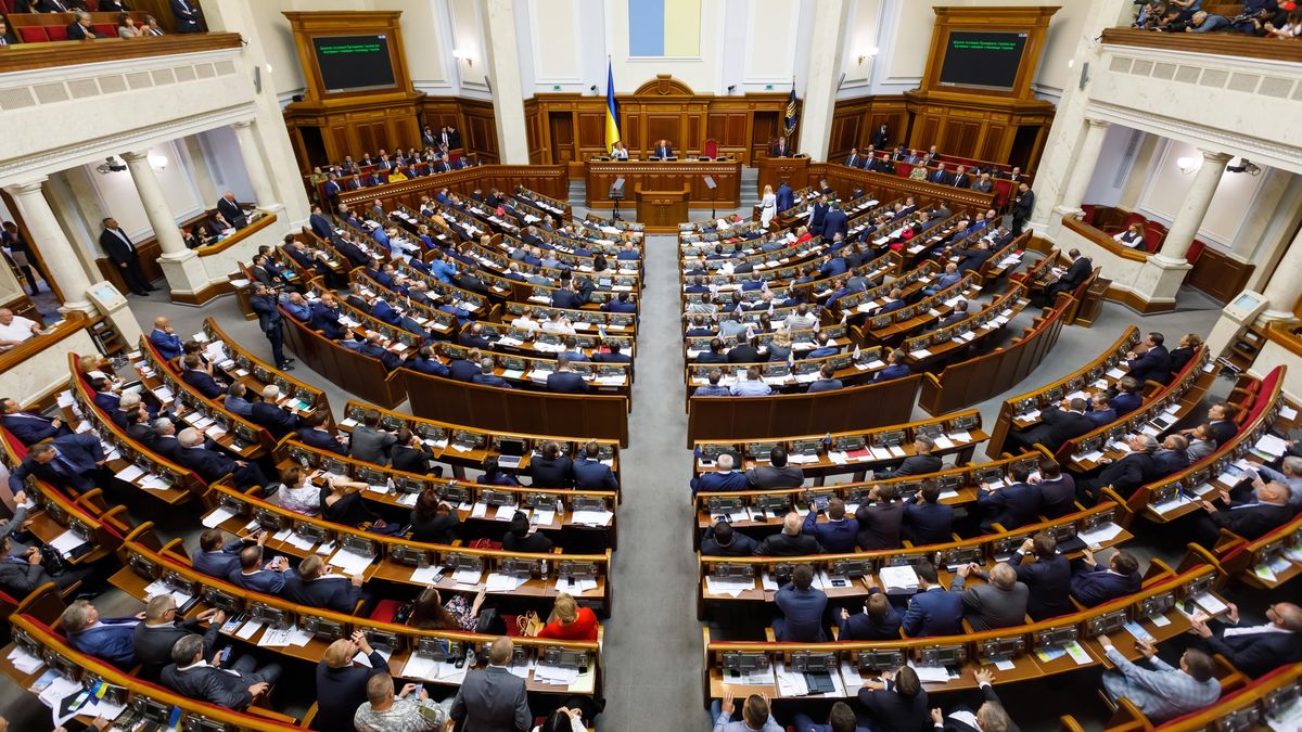 Ukrajinský parlament ochromila náhlá otrava poslanců