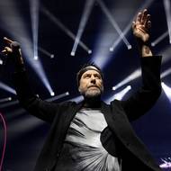 Na koncertu Tata Bojs vystoupili také speciální hosté. Píseň Světová zazpívali společně s Vladimirem 518…