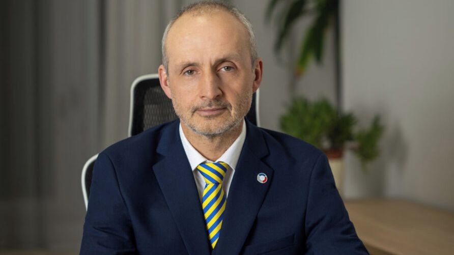 V rozpočtu je časovaná bomba, říká nový člen národní rady Komárek