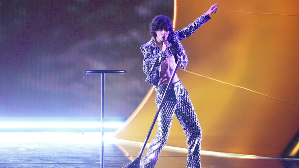 彼の顔はウェブ上から消えるだけではありません。ソンブルがプラハで歌った音楽の発見