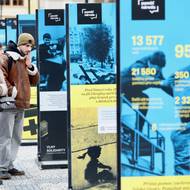 Instalace vznikla díky spolupráci iniciativy Vlny solidarity a organizace Paměť národa.