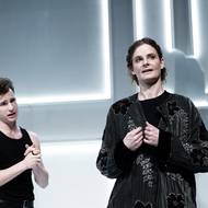 Oskar Hes jako Romeo a Andrea Buršová v roli chůvy.