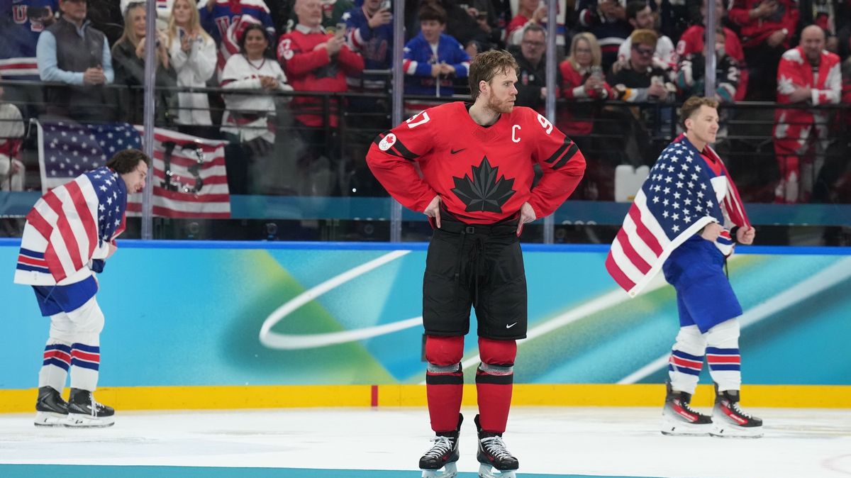 Je jasně nejlepším hokejistou na světě. Ale na velký titul zase nedosáhl