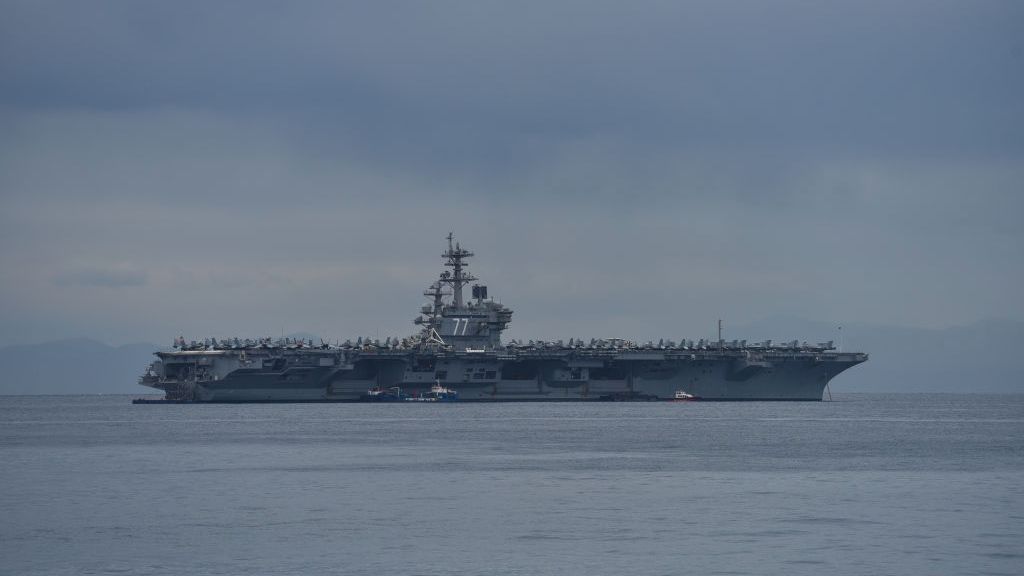 Trump přitvrzuje vůči Íránu. Chystá vyslání druhé letadlové lodi