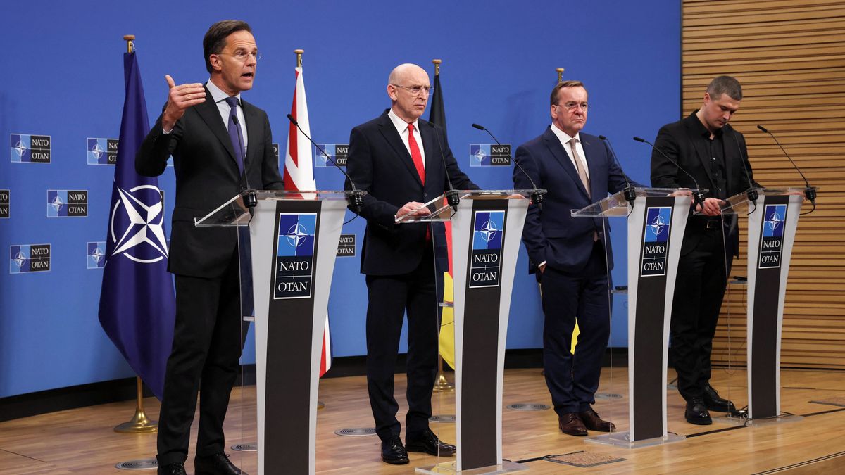 Spojenci Ukrajiny jí přislíbili v Bruselu pomoc za 35 miliard dolarů