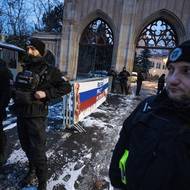 Za asistence policie…