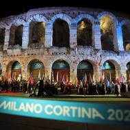 Závěrečný ceremoniál zimních her se konal v amfiteátru ve Veroně.