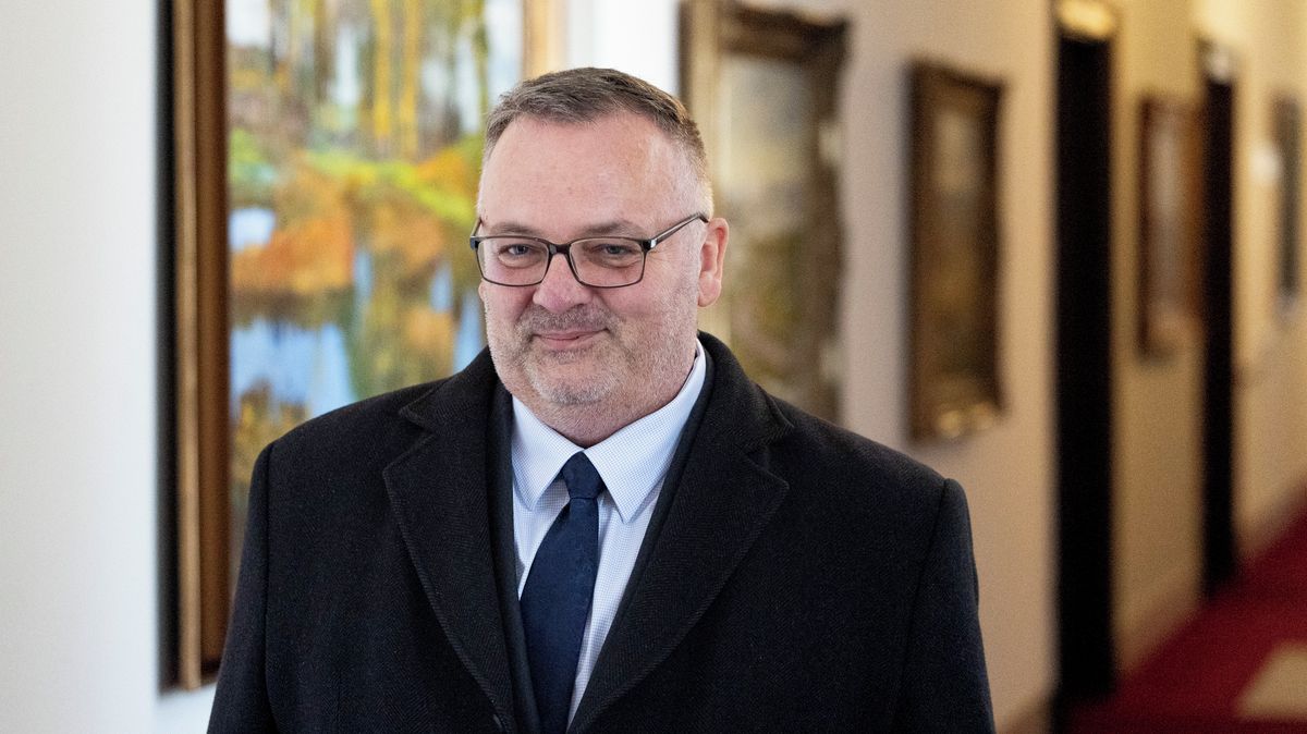 Dálniční známky nebudou pravidelně zdražovat, roční má stát nadále 2570 Kč
