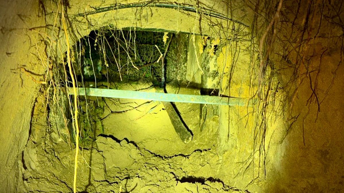 Video z tunelu pod hranicí: Polsko mluví o organizované operaci Bělorusů