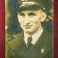 Původní majitel pohlednice, mechanik Robert Moser, který při havárii zahynul.