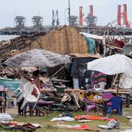 Cyklon vyhnal z domovů nejméně 6870 lidí. Podle Národního úřadu pro řízení rizik a katastrof (BNGRC) bylo celkem 250 406 osob klasifikováno jako oběti katastrofy.