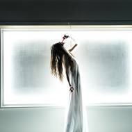 Aneta Kalertová v roli Julie.