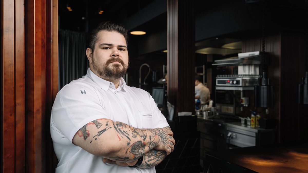 Telecí čumáček i chuť moře na plastu: Mladý kuchařský talent servíruje provokaci