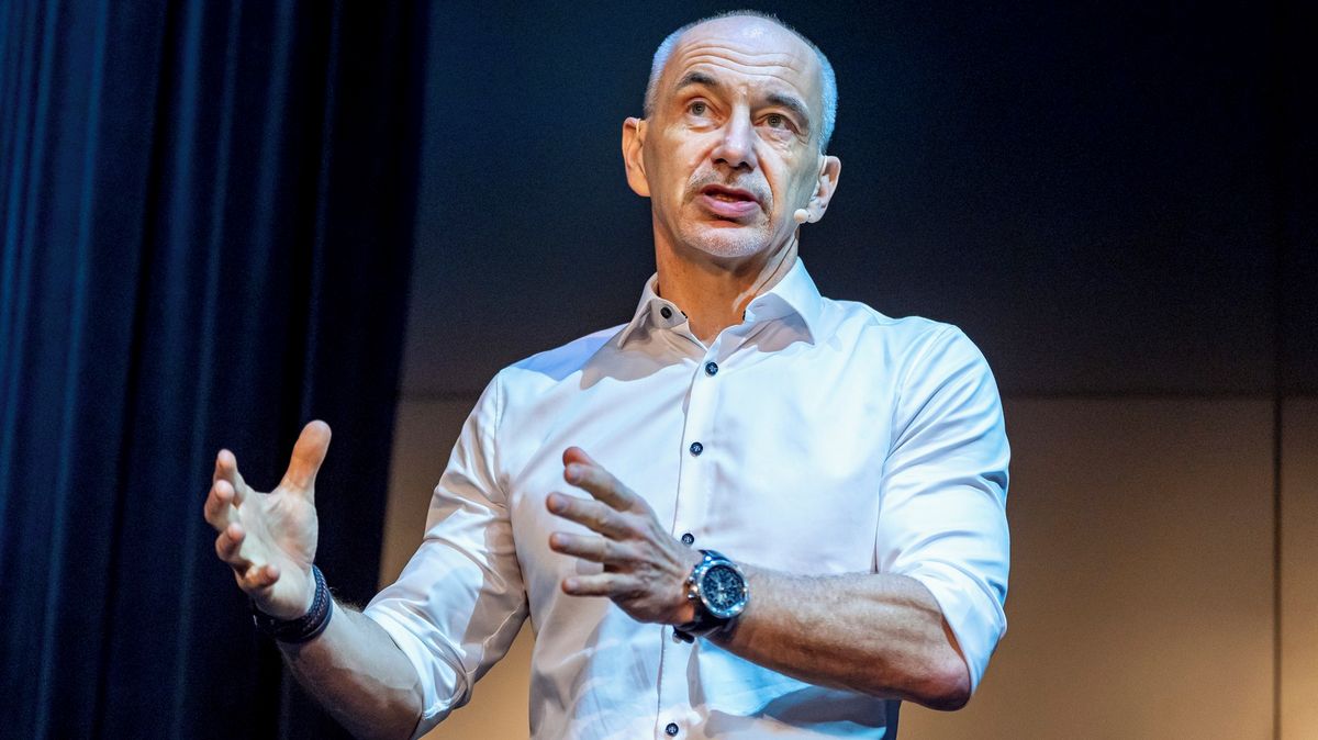 První průzkum změřil Kubovo nového hnutí. Je na tom stejně jako Motoristé