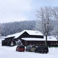 Osada Jizerka, nástupní místo na Promenádní cestu.