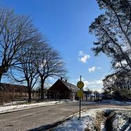 Vojenská základna poblíž města Dragør, kde se po přeletech dronů instalovaly speciální radary.