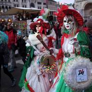 Ročně navštíví Benátky, zapsané v roce 1987 na seznam světového dědictví UNESCO, asi 20 milionů turistů. 