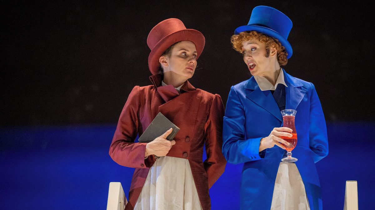 Pýcha a předsudek jinak. Šest hereček v rolích služek vystřídá až 50 převleků