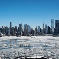 Celkem 18 lidí přišlo o život v důsledku extrémních mrazů v New Yorku. Uvedl to starosta města Zohran Mamdani.