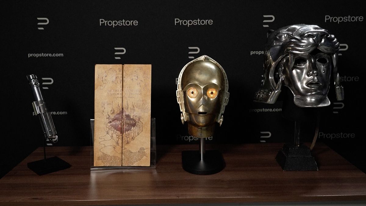 Pobertův plánek i Terminátorova bunda. Do aukce míří filmové předměty