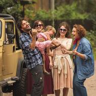 Jordan Haj v roli Petra a Zuzana Mauréry coby Petrova matka.