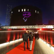 Jako divadelní spektákl a megashow označuje divadlo Nová spirála na pražském Výstavišti nový počin režiséra Viktora Tauše a skladatele Romana Holého.