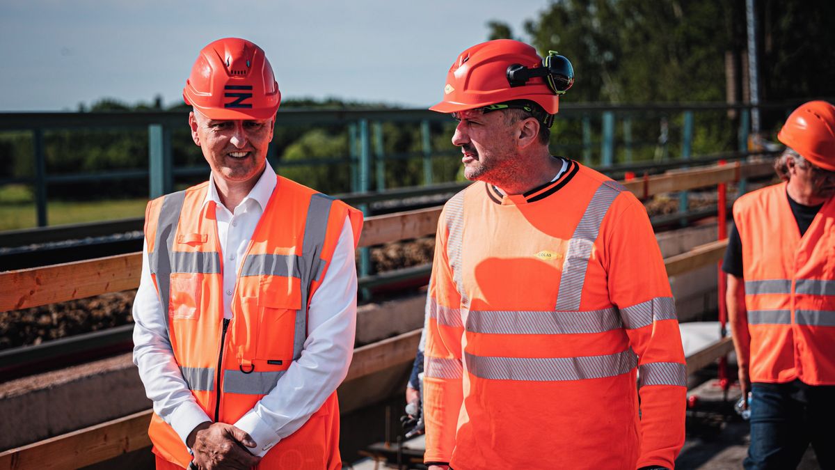 Správa železnic platila za advokáty desítky milionů, i když má své vlastní