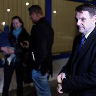 První repatriační let vítal také ministr zahraničí Petr Macinka. Někteří turisté kritizovali jeho slova, že Češi situaci podcenili a na Blízký východ vyjeli i přes varování.