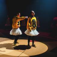 Tomu odpovídal výběr protagonistů. „Nehledal jsem typy ani role. Zajímali mě lidé, kteří mají co riskovat. Každý z nich přináší jinou energii, jiný rytmus, jiný příběh,“ řekl Tauš.