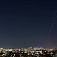 Izraelský protivzdušný obranný systém nad Aškelonem. (1. března)