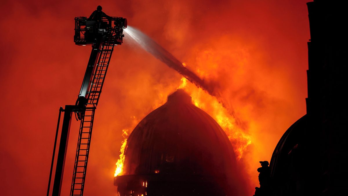 Hlavní nádraží ve skotském Glasgow poničil velký požár