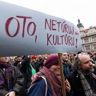 Požadují v něm vrácení rozpočtu ministerstva kultury do původně navrhované výše, respektování priorit uvedených v programovém prohlášení vlády v oblasti kultury, jako je posílení nezastupitelné role kultury, výrazné zvýšení platů pracovníků v kultuře nebo dostupná kultura pro všechny.