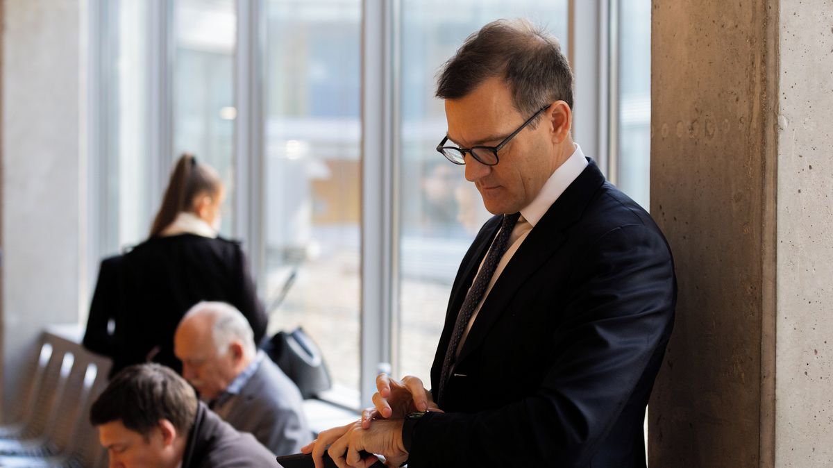 Křetínský u soudu o IKEM: „Upozornil jsem premiéra, že je to souboj lékařů“