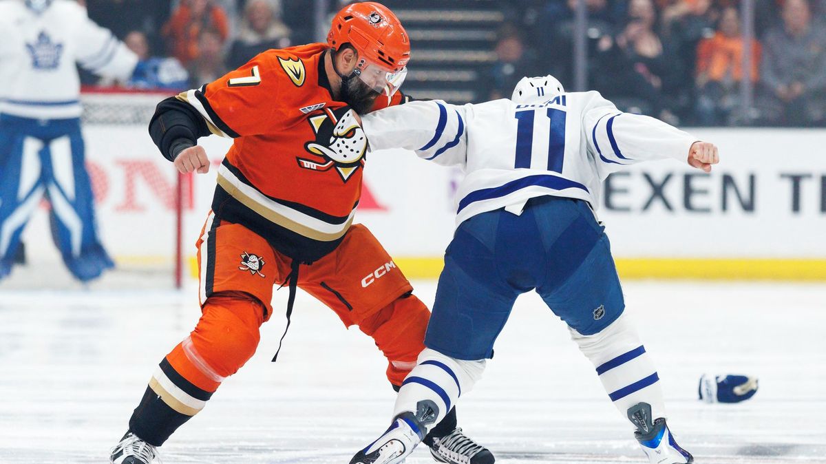 Gudas si nechal nařezat. Zranil hvězdu soupeře, tak musel přijmout trest