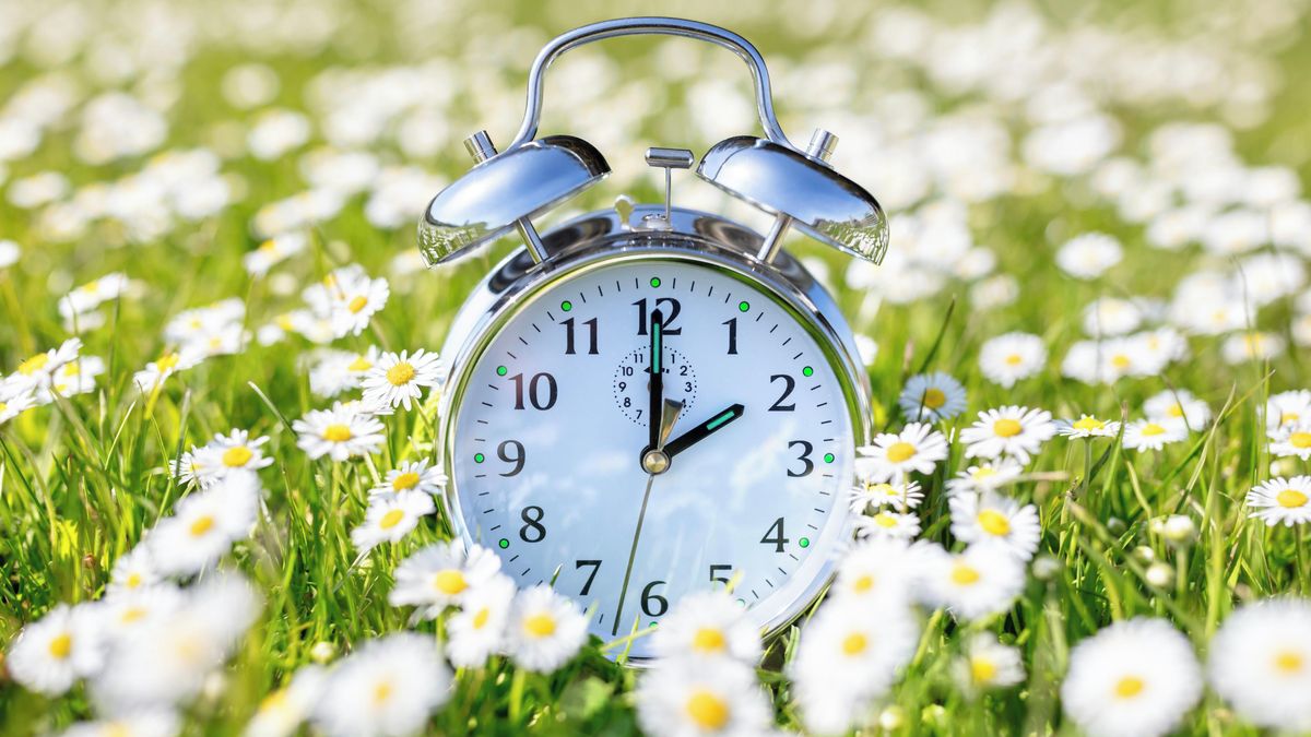 Změna času jako pomocník v krizi. Jenže nevýhody převažují