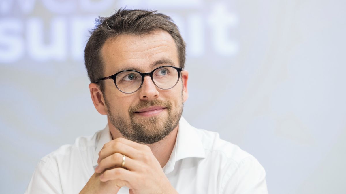 Policie zadržela šéfa startupové firmy, s níž investuje i zbrojař Strnad