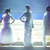 ... a představily se i tři zpěvačky z K-pop: Lovkyně démonů. Audrey Nuna (vpravo) bude v červenci patřit k hvězdám festivalu Colours of Ostrava.